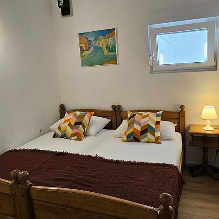 Apartmani Ela Prvić Luka Εξωτερικό φωτογραφία
