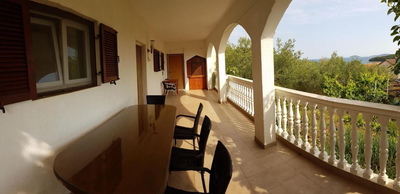 Apartmani Ela Prvić Luka Εξωτερικό φωτογραφία