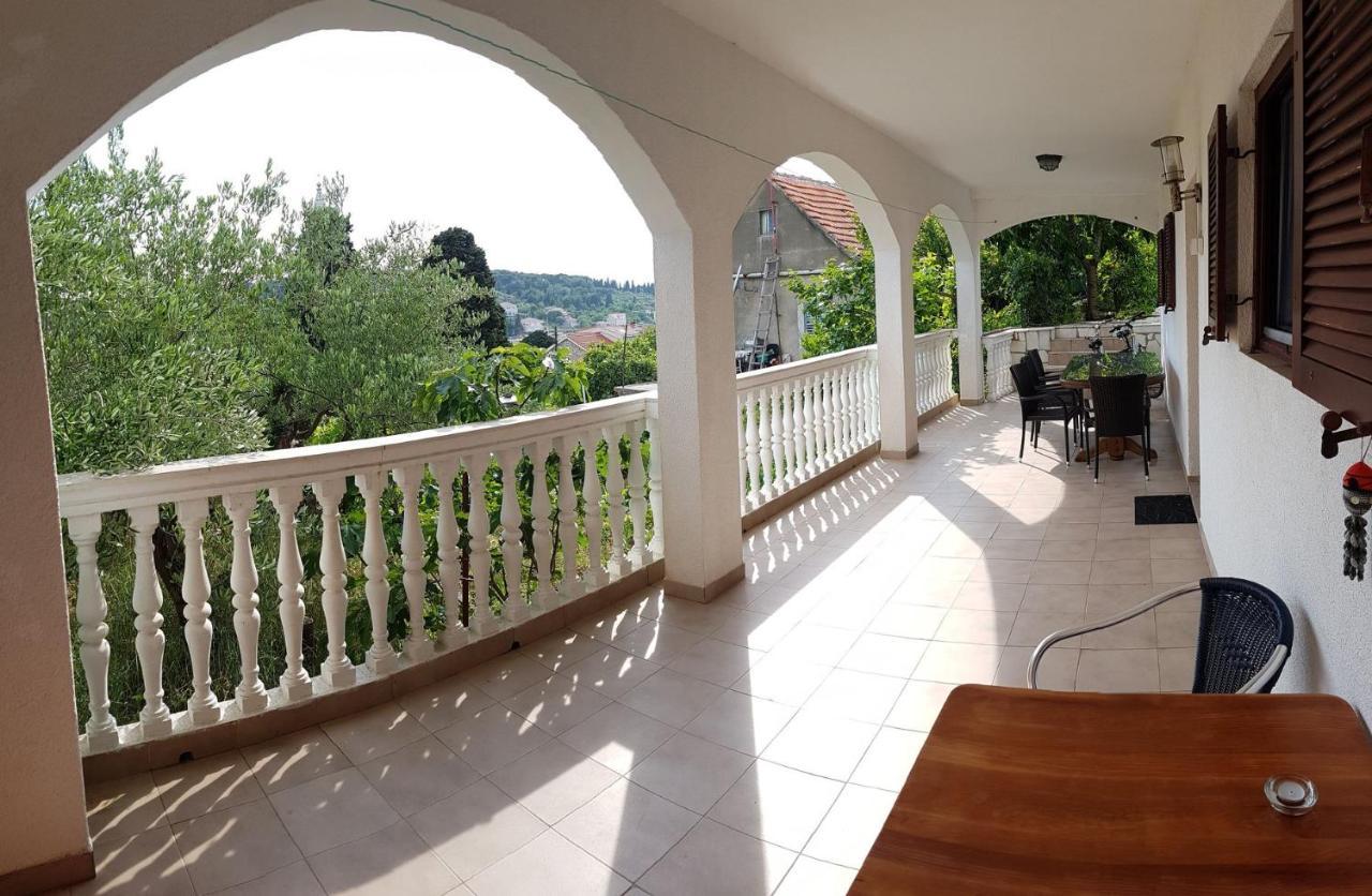 Apartmani Ela Prvić Luka Εξωτερικό φωτογραφία