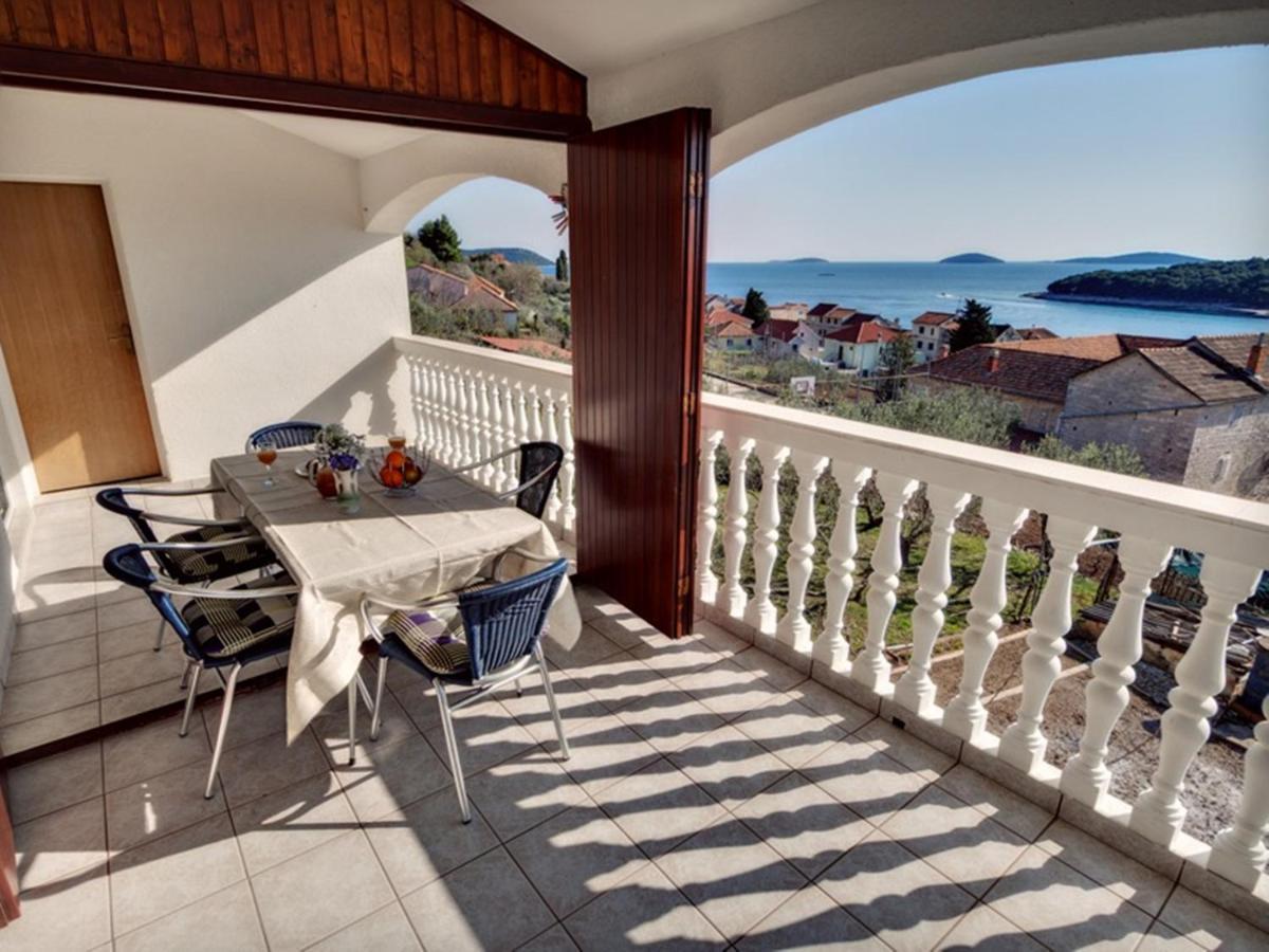 Apartmani Ela Prvić Luka Εξωτερικό φωτογραφία