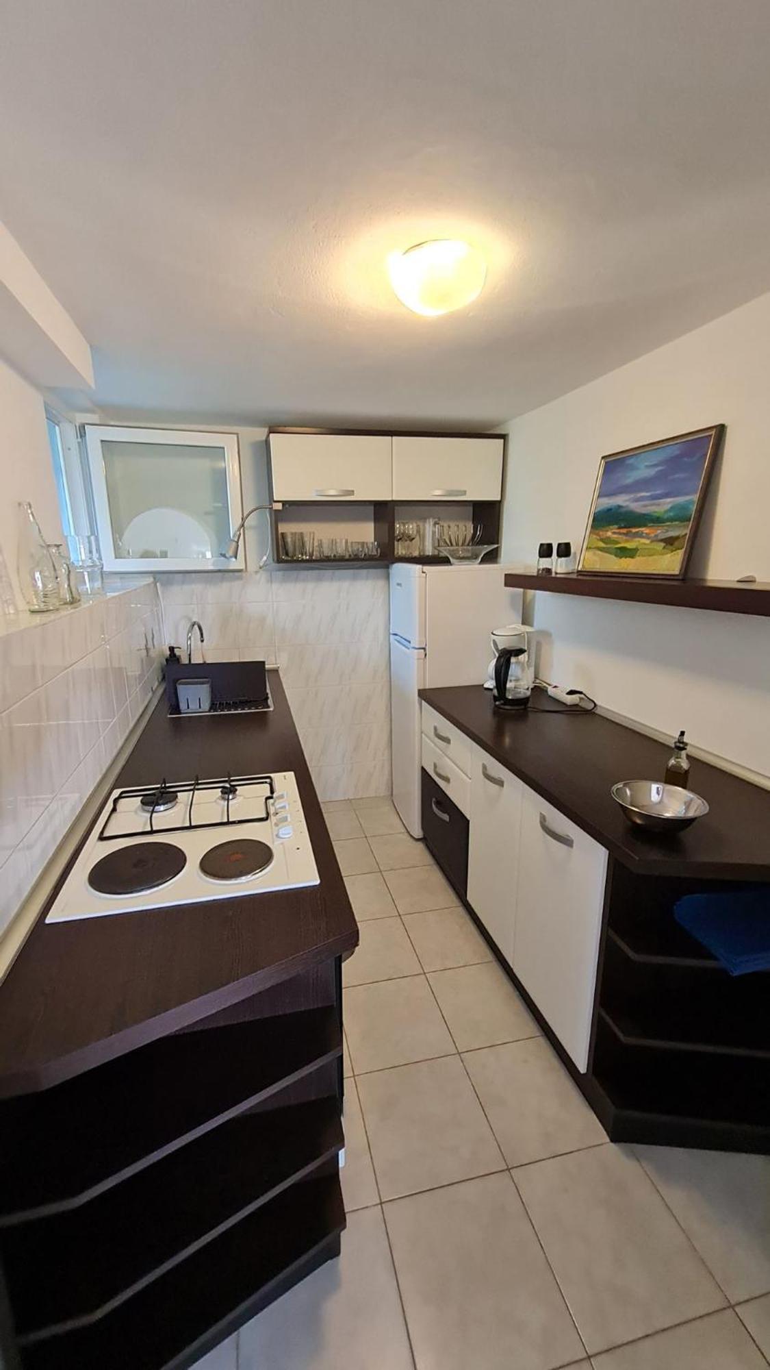 Apartmani Ela Prvić Luka Εξωτερικό φωτογραφία