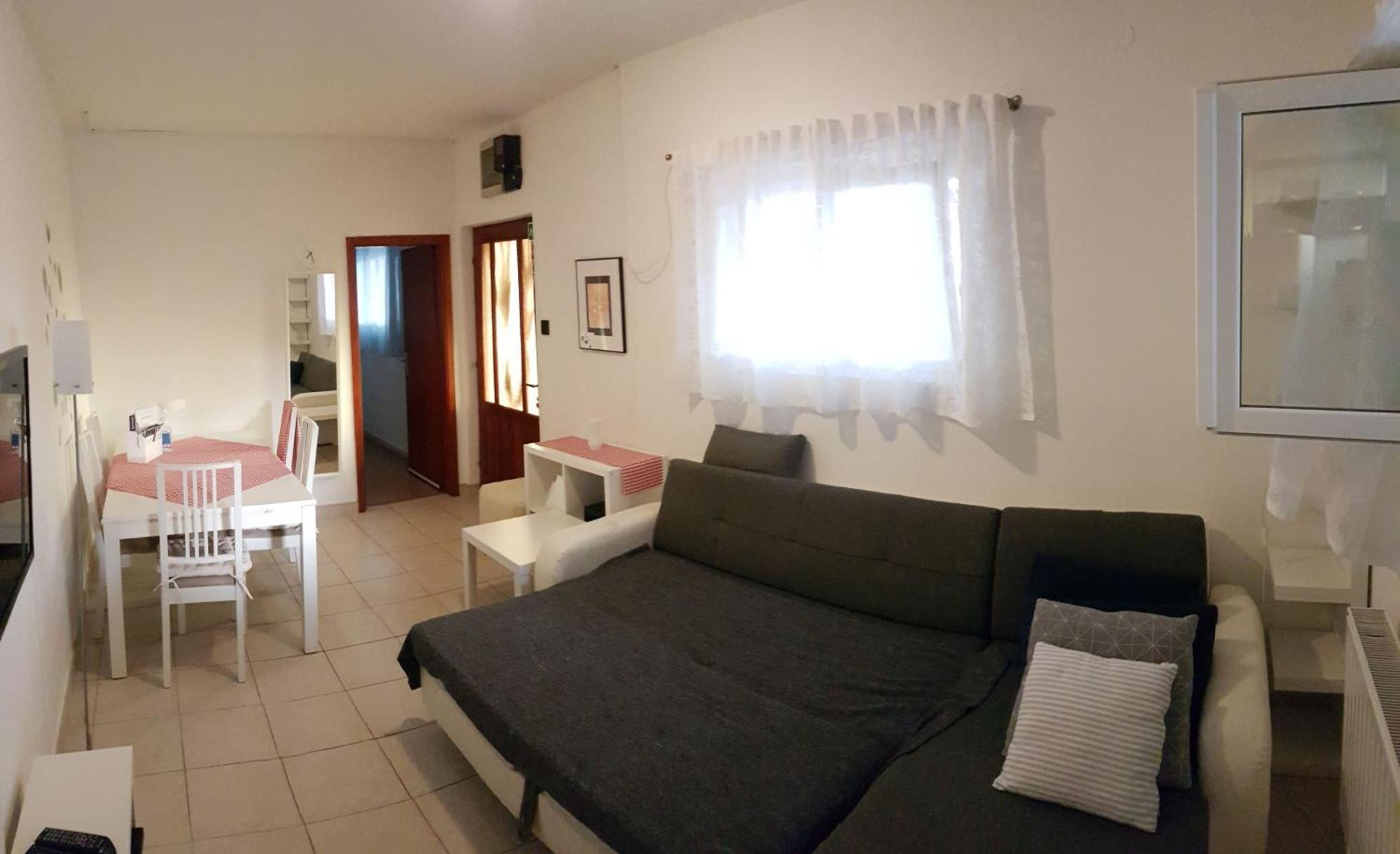 Apartmani Ela Prvić Luka Εξωτερικό φωτογραφία