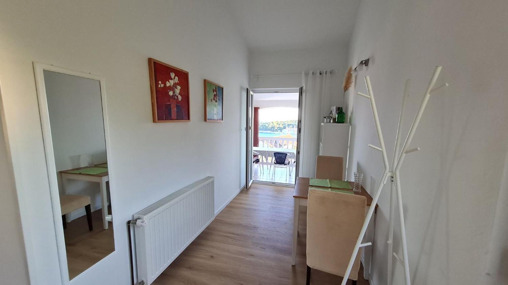 Apartmani Ela Prvić Luka Εξωτερικό φωτογραφία