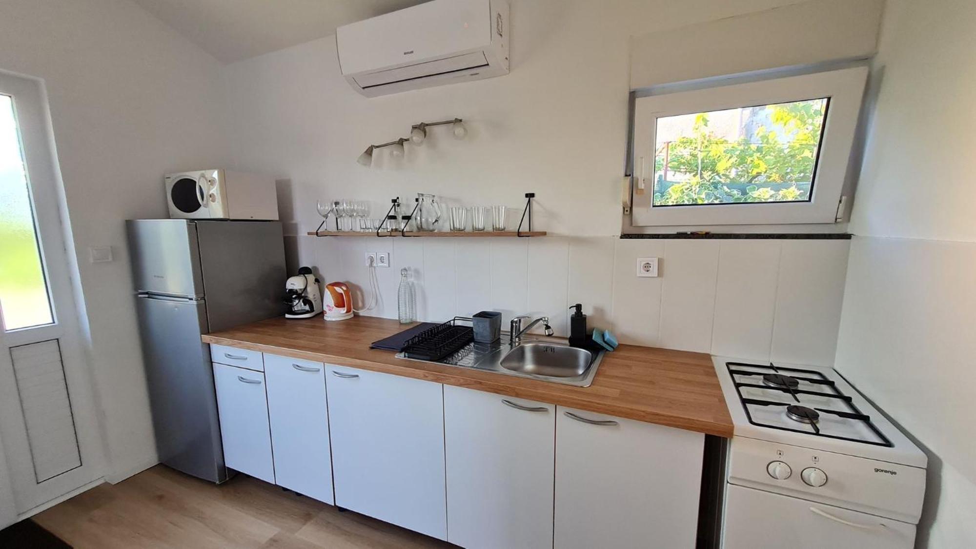 Apartmani Ela Prvić Luka Εξωτερικό φωτογραφία