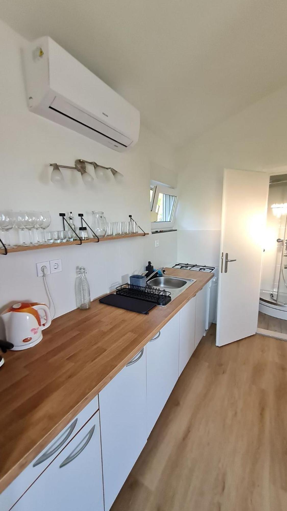 Apartmani Ela Prvić Luka Εξωτερικό φωτογραφία
